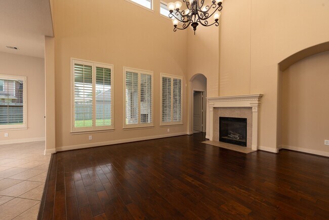 Building Photo - 17303 Quiet Shores Dr