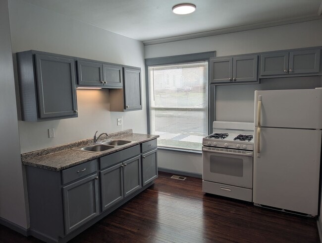 Building Photo - 473 Walnut St