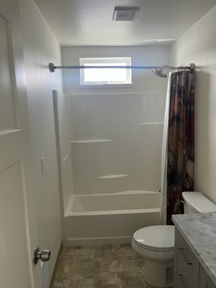 Building Photo - 6670 Long Lake Rd SE