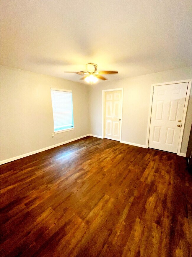 Building Photo - 3627 Keeland St