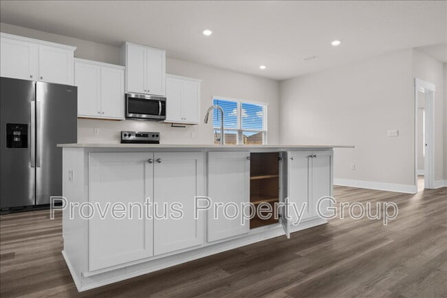 Building Photo - 3136 Silver Maple Dr