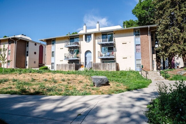 Primary Photo - Top Floor Cottonwood Villas Condo - Availa...