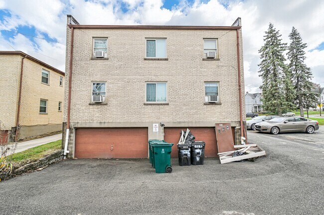 Building Photo - 5541 Montgomery Rd