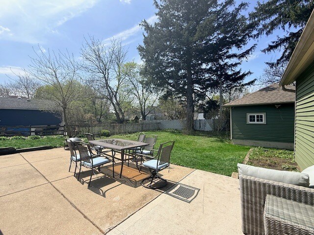 Building Photo - 202 Perry St