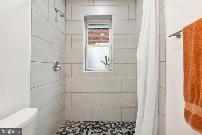 Building Photo - 4441 Spruce St