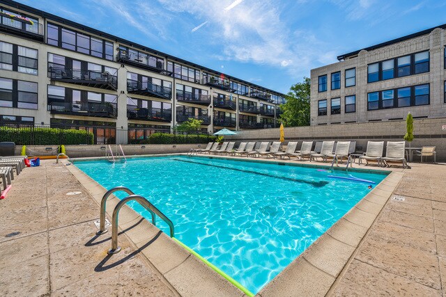 Building Photo - 1151 W 15th St