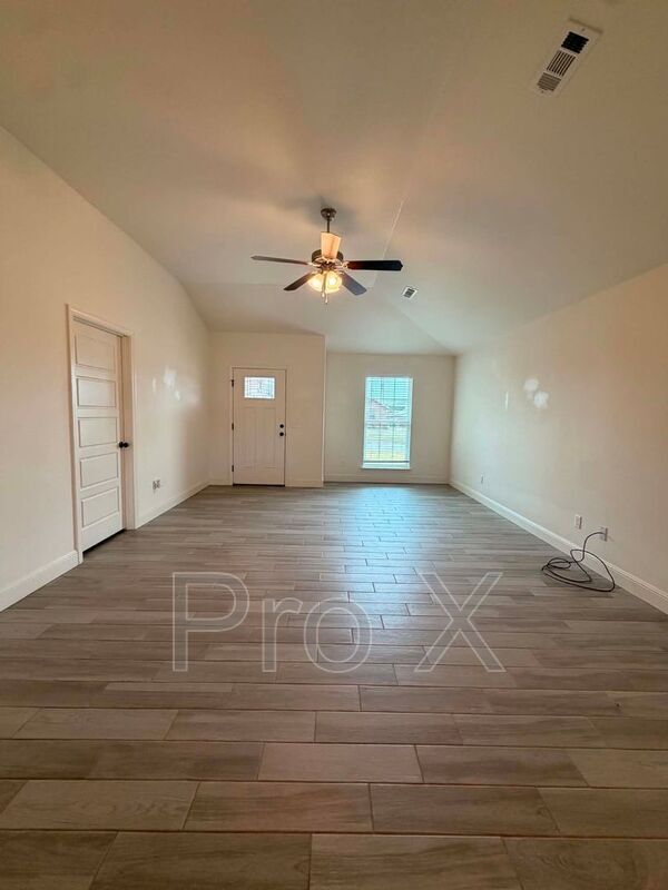 Building Photo - 613 Ty Ct