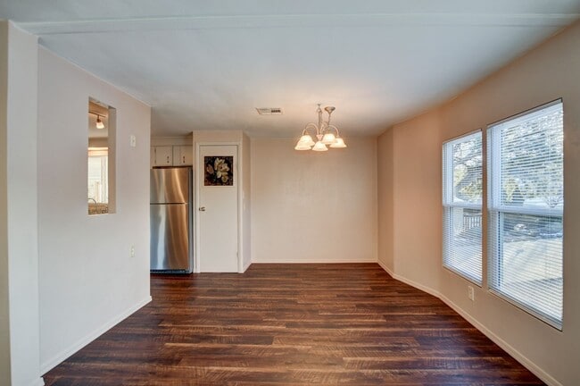 Building Photo - 2 bed, 2 bath Home in Prescott!