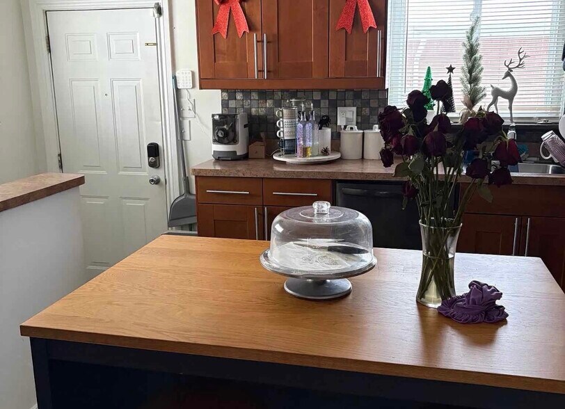 Building Photo - 24616 Culver St