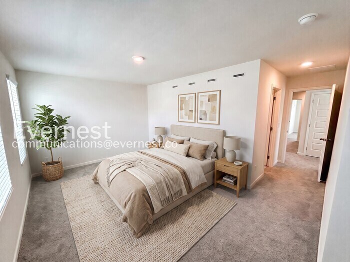 Building Photo - 5342 Bellflower Hls
