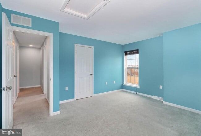 Building Photo - 3038 Meridian Cmns