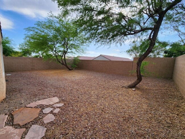 Building Photo - Spacious 3Bed/2Bath/2Car home nestled in the desirable Anthem Highlands Community