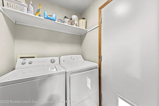 Building Photo - 119 Chaparral Dr