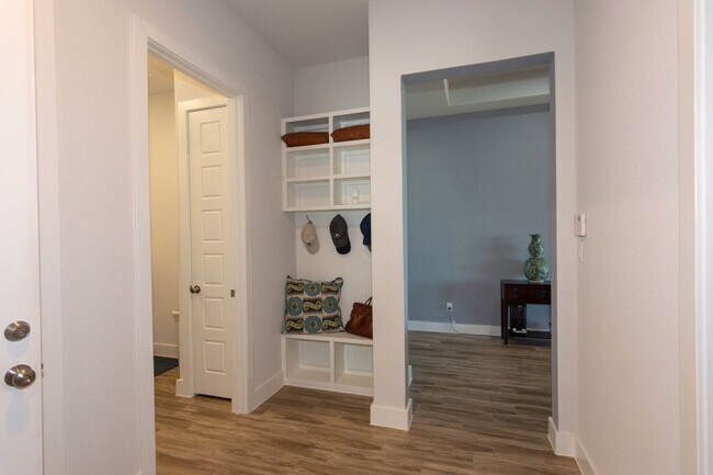 Building Photo - 404 Panzano Dr