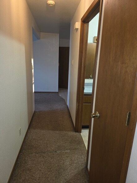 Building Photo - 466 Appleton St