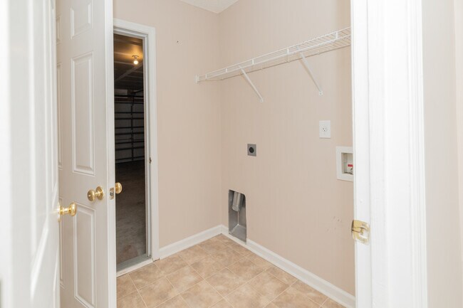 Building Photo - 1117 Deerberry Rd