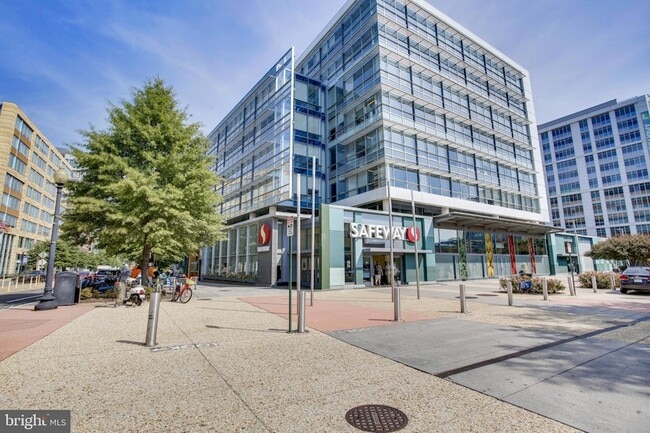 Building Photo - 1301 Delaware Ave SW