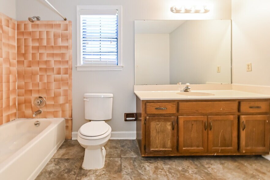 Building Photo - 2224 Webbing Dr