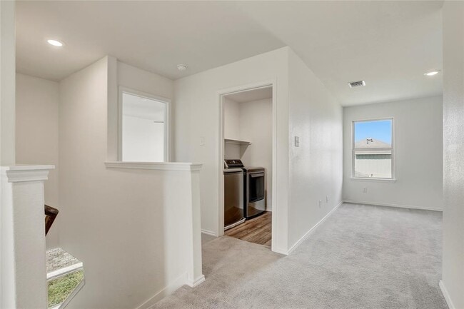 Building Photo - 449 Stone Water Ln