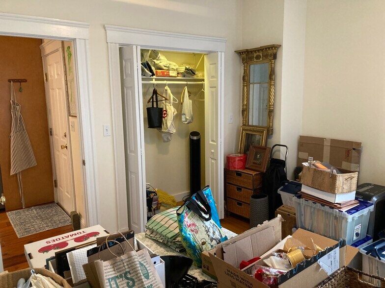 Building Photo - 39 Magnolia Ave