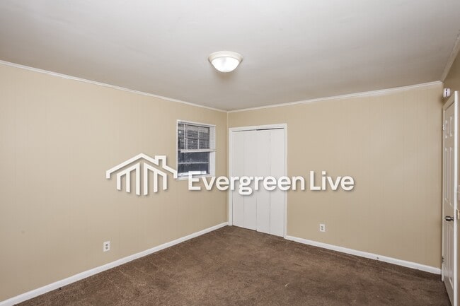 Building Photo - 431 Hudson Ave