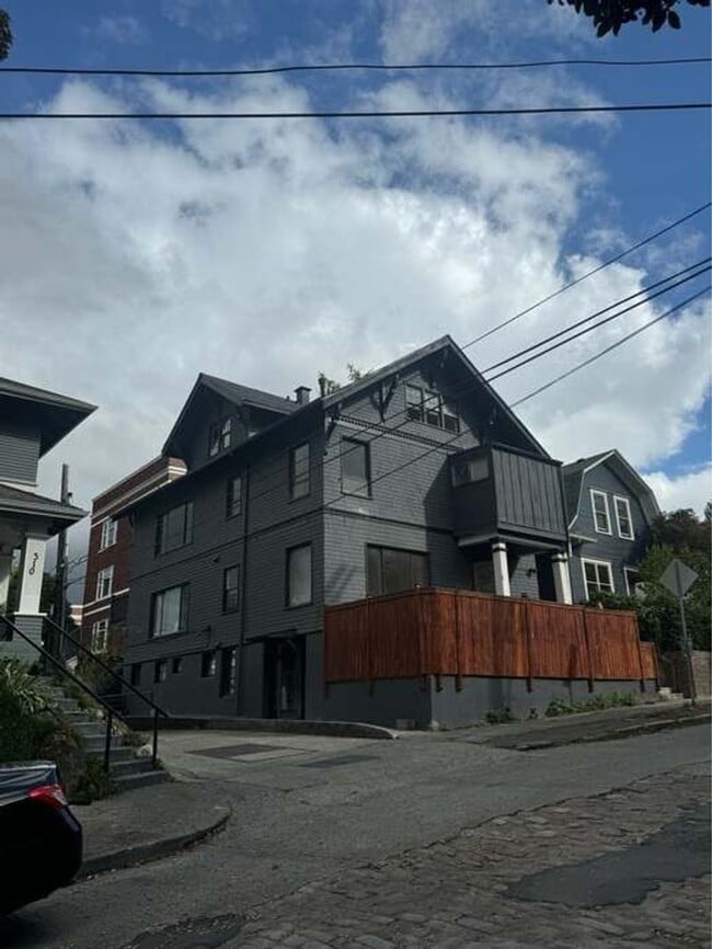 Primary Photo - 1bd/1ba Seattle House