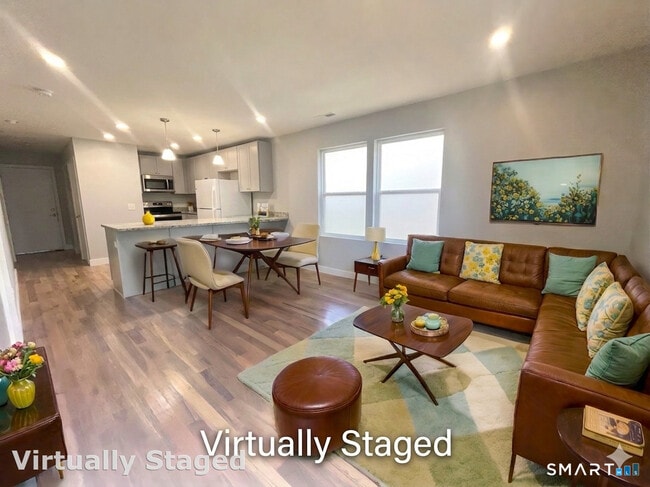 Building Photo - 105 Churchill St