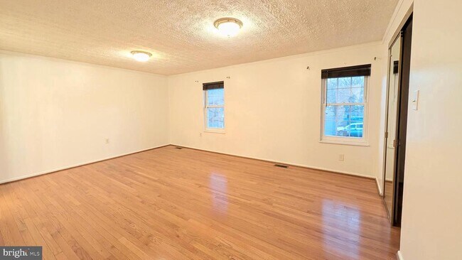 Building Photo - 7051 Leewood Forest Dr