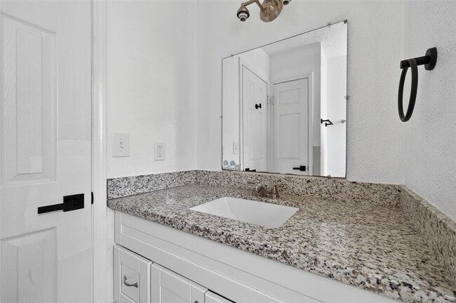 Building Photo - 7635 Dawnridge Dr