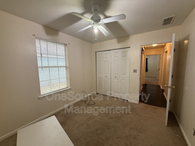 Building Photo - 261 Carterwood Dr