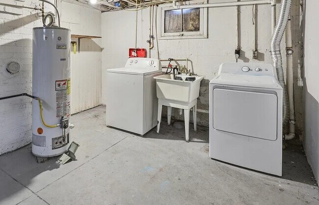 Building Photo - *1762 Williams Ave,  Recently Updated 4BR, 2BA House in Norwood*