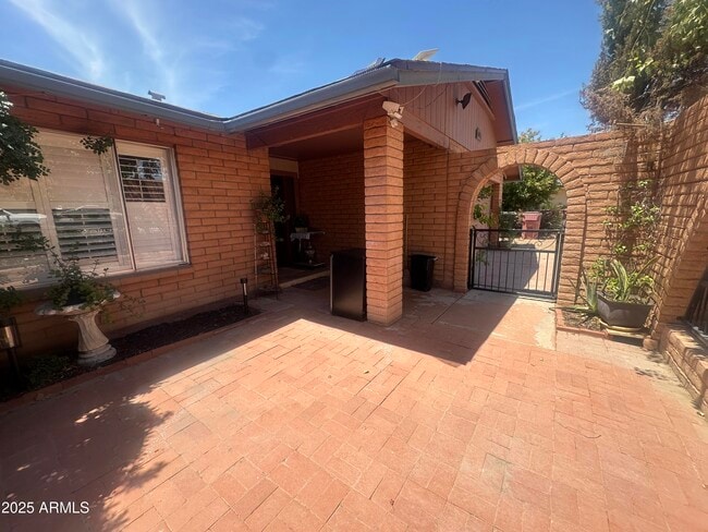 Building Photo - 6638 N 80th Pl