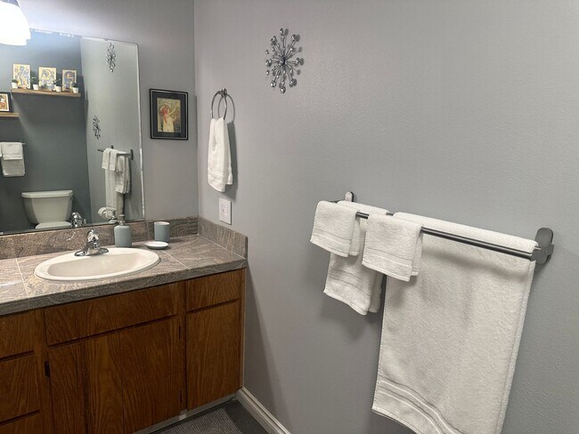 Building Photo - Super Comfortable Furnished Short term rental