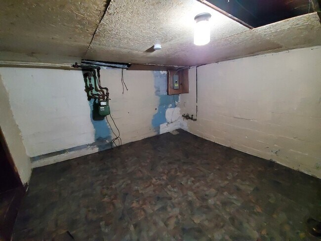 Building Photo - 4449 Lucerne Ave