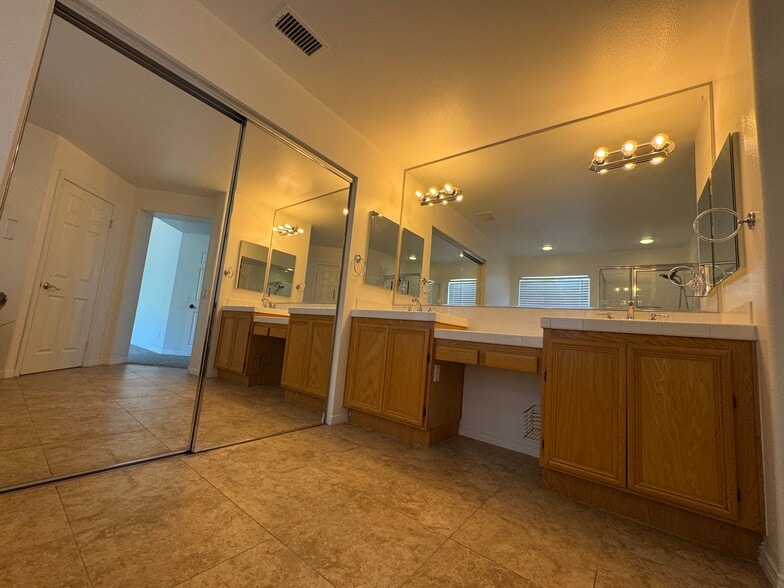 Building Photo - 18 Copperstone Ln