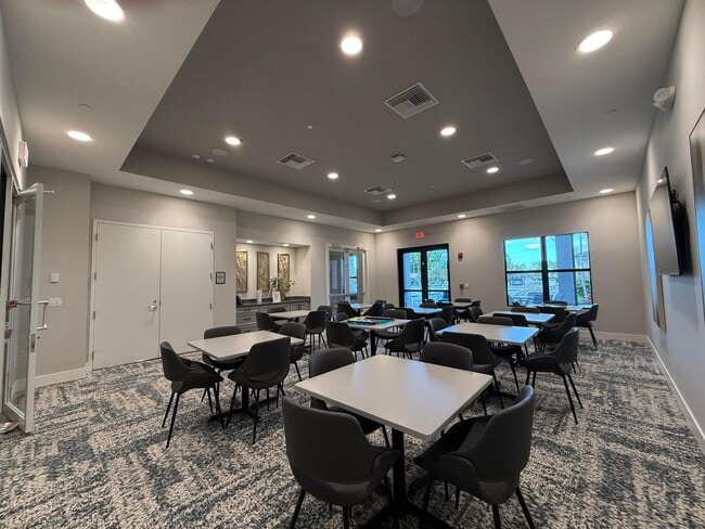 Building Photo - 5759 Phoenix Palm Ct