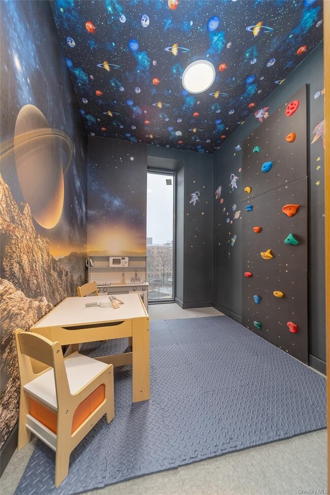 Building Photo - 30-05 Vernon Blvd