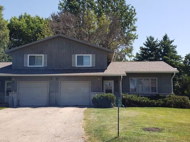 Building Photo - 6844 Sunset Meadow Dr