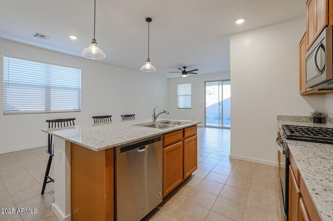 Building Photo - 14220 W Willow Ave
