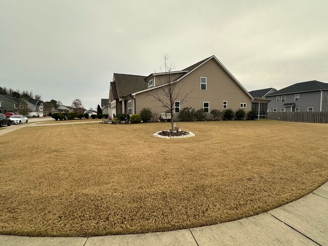 Building Photo - 335 National Dr