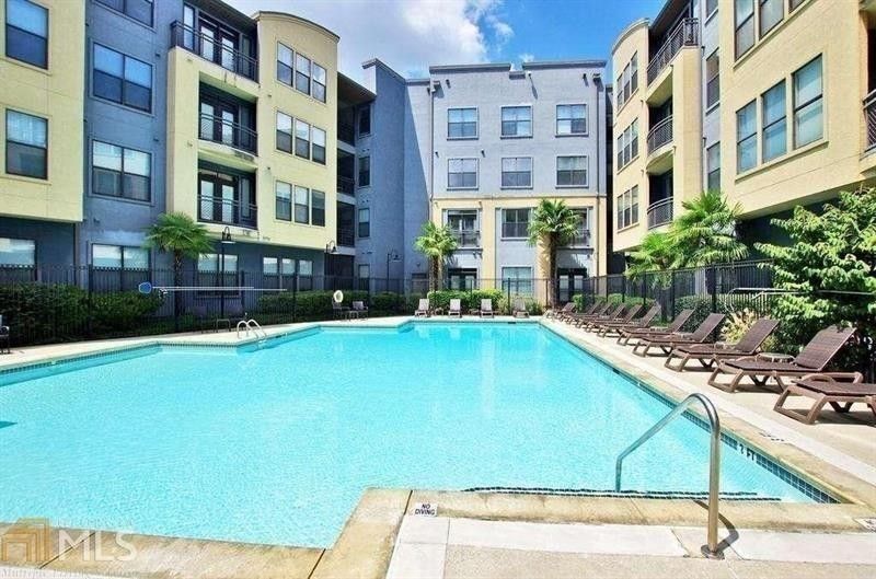 POOL - 400 17th St NW
