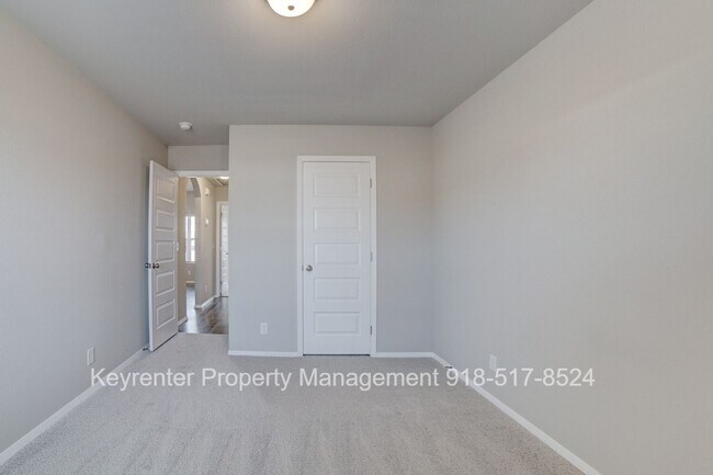 Building Photo - Beautiful 3 Bedroom, 2 Bath Recently Built Home in BA