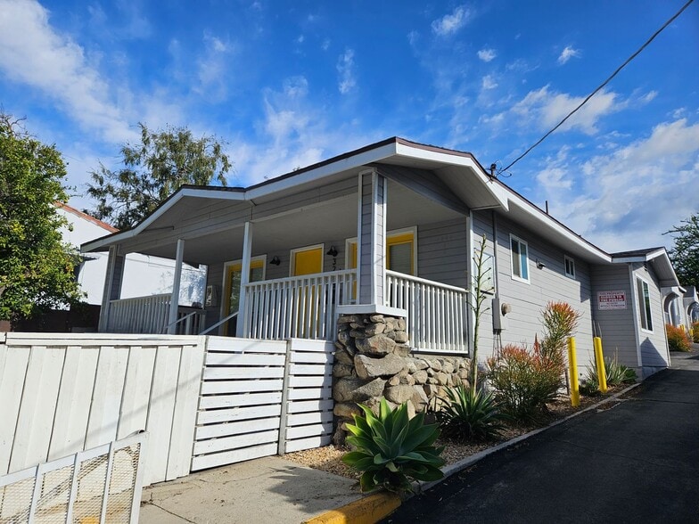 Building Photo - 3232 Verdugo Rd