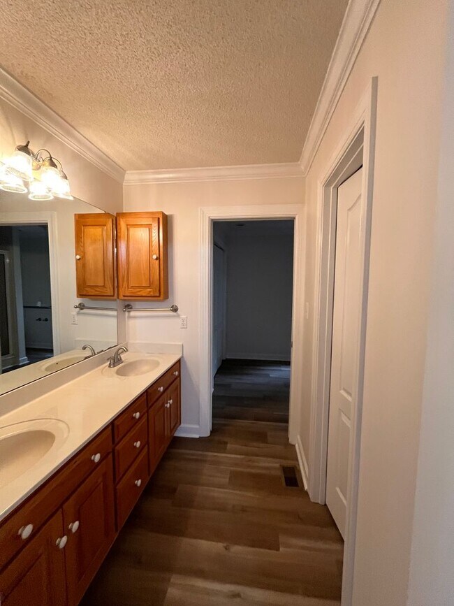 Building Photo - North Lowndes County Home