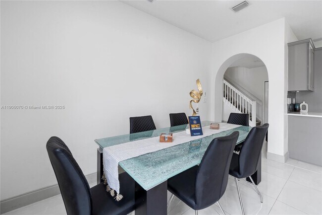 Building Photo - 17125 35th Pl N