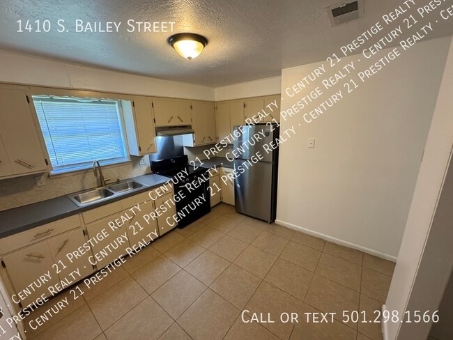 Building Photo - 1410 S Bailey St