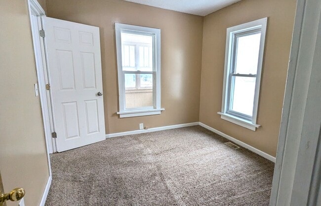 Building Photo - 3134 Glendale St