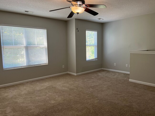 Building Photo - Spacious 2 Story Home In Raleigh, Availabl...