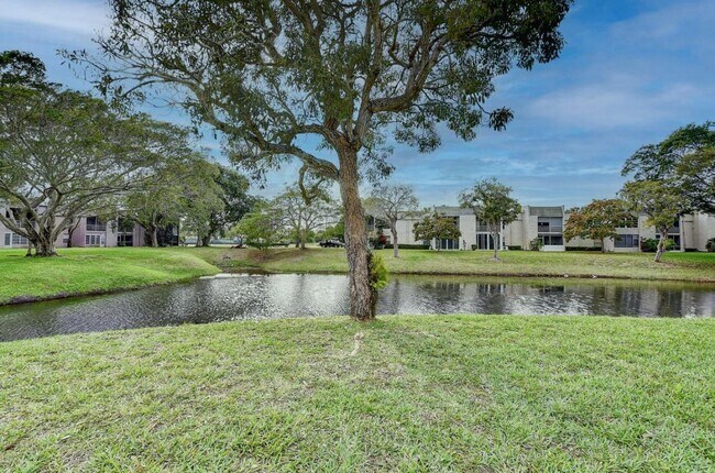 Building Photo - 2800 Fiore Way