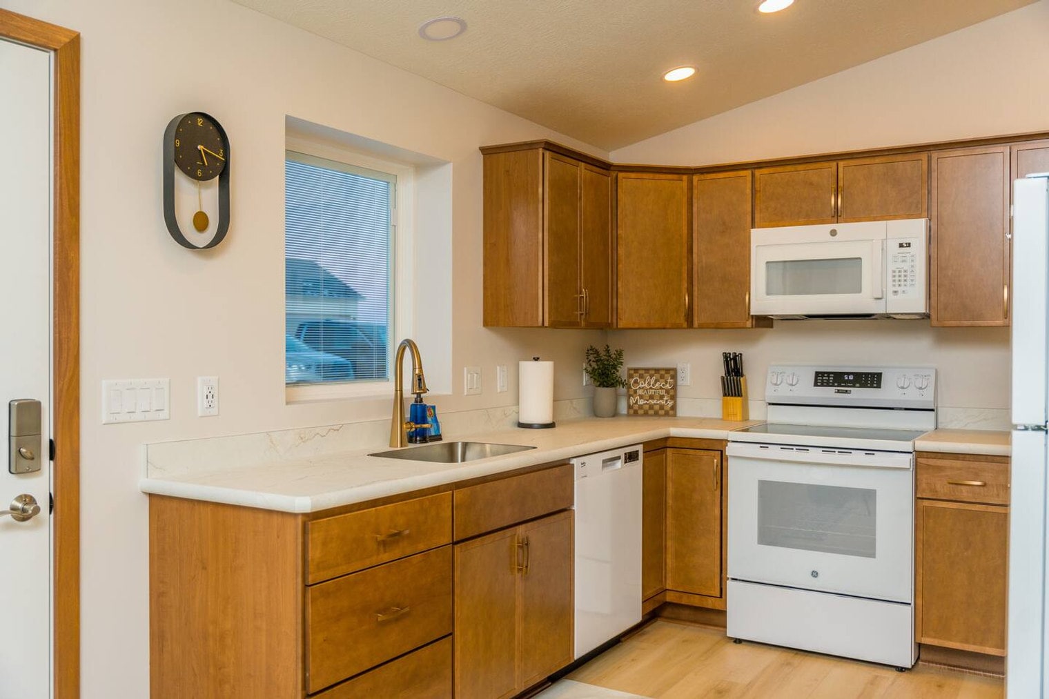 Building Photo - 10268 Cleveland Rd